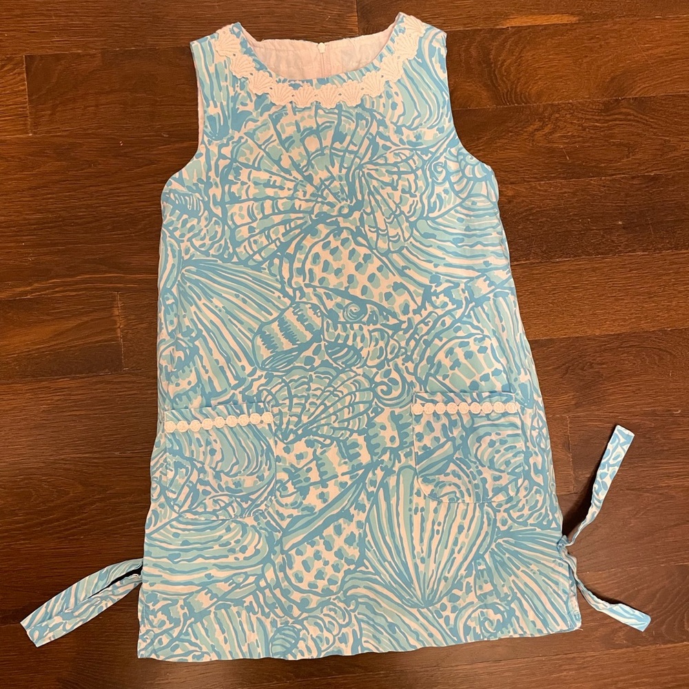 Lilly Pulitzer Girls Classic Shift dress 
Size 8
